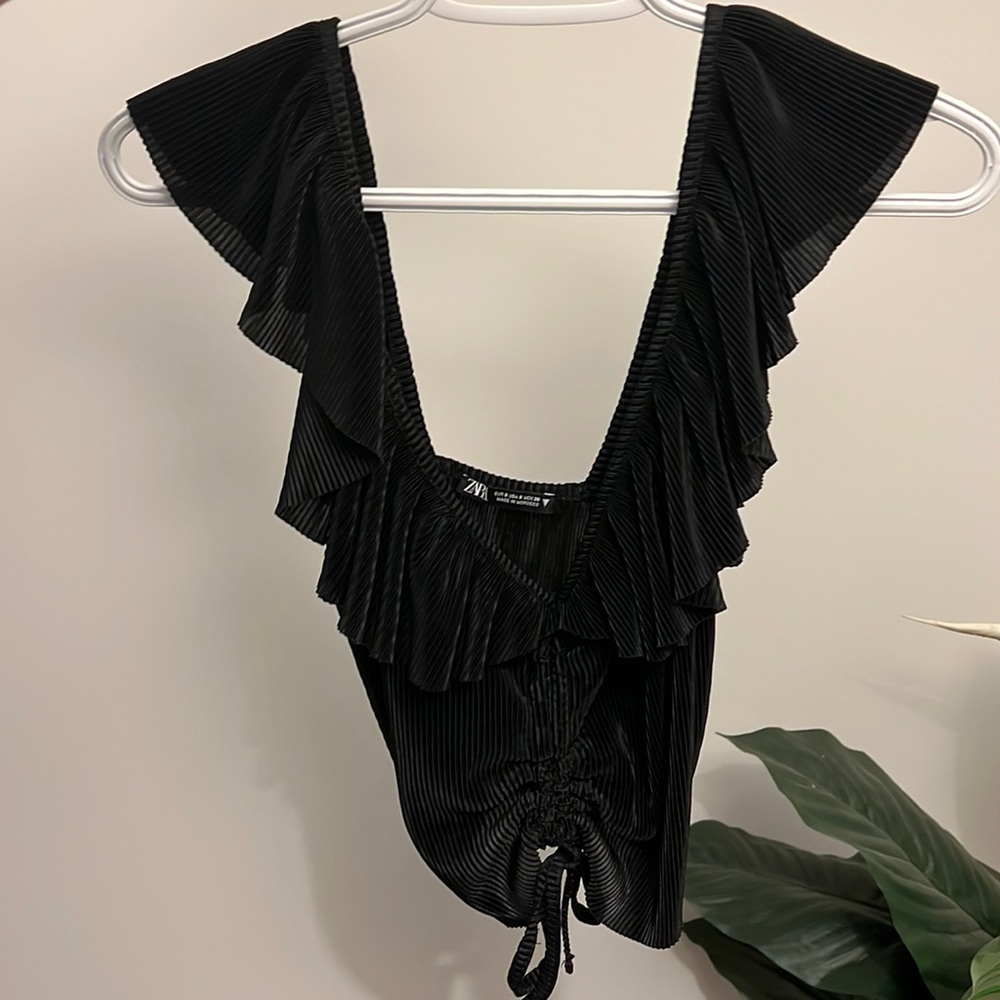 Zara ruffled crop top black